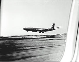 
SAA Boeing 707 ZS-SAE 'Windhoek' landing.
