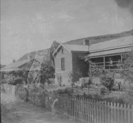 Touwsrivier, circa 1920-1923. Stationmaster's house. (Donated by Mrs AS Lynn)