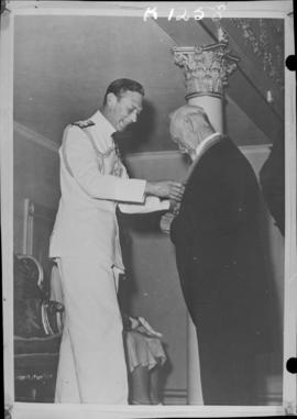 Cape Town, 17 February 1947. Investiture of Field Marshal JC Smuts by King George VI.