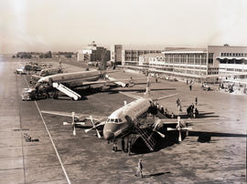 Johannesburg, 1961. Jan Smuts airport. SAA Vickers Viscount ZS-CDZ 'Hartbees'. Aircraft and build...