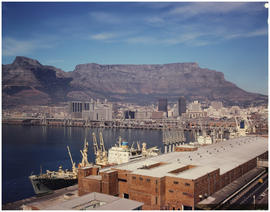Cape Town, April 1979. Table Bay harbour. [Jan Hoek]