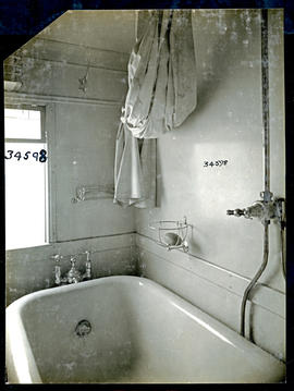 SAR interior of Prime Minister's private saloon No 66 'Waterval', bathroom.