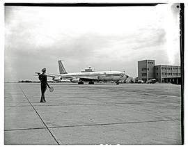 Johannesburg, 1960. Jan Smuts airport. SAA Boeing 707 'Cape Town'.