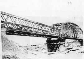 Humansdorp district, circa 1911. Gamtoos River bridge construction. (Album of Gamtoos River bridg...