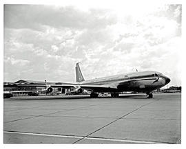 Johannesburg, 1965. Jan Smuts Airport. Boeing 707 ZS-DYL 'Bloemfontein'.