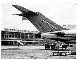 Johannesburg, 1968. Jan Smuts airport. SAA Boeing 727 ZS-DYO 'Vaal'.