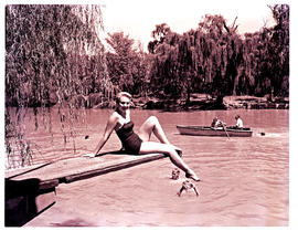 Parys, 1957. Diving platform at the Vaal River.