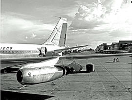 Johannesburg, 1961. Jan Smuts airport. SAA Boeing 707.