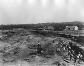 Durban, 1923. Construction of graving dock.