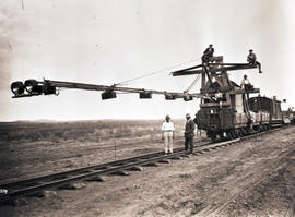 Upington district, 1914. Construction of the Prieska - Kalkfontein railway line during World War ...