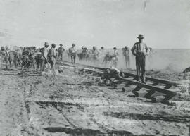 Upington district, 1914/15. Using soil as substitute for ballast on the Prieska-Kalkfontein line.