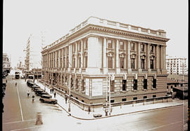 Johannesburg, 1936. Large building in Eloff Street.