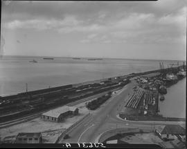 Port Elizabeth, 1948. Trains in Port Elizabeth harbour.