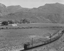 De Doorns district, 1963. SAR Class 4E on coal train in the Hex River valley.