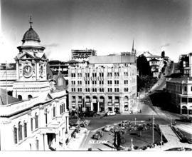 Port Elizabeth, 1939. City Hall and Market Square.