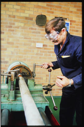 Bapsfontein, November 1986. Pipe turning in workshop at Sentrarand. [T Robberts]