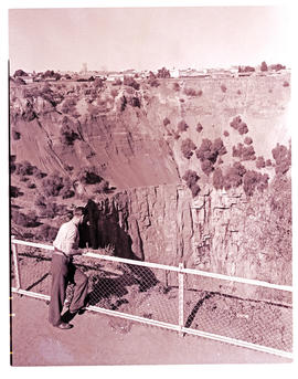 Kimberley, 1946. Big Hole. Diamond mine.