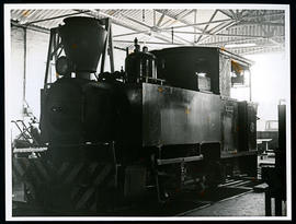 
Reynold Bros Ltd locomotive 'UVE No 2', built by Avonside Engine Co No 2065 in 1933.  (AE Durrant)
