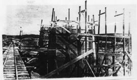 Humansdorp district, circa 1911. Gamtoos River bridge: Building  the concrete piers of south appr...