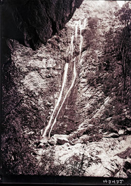 "Oudtshoorn, 1934. Rust-en-Vrede waterfall."