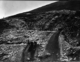 George district, circa 1911. Left bank of Ten Mile Kloof in Montagu pass under construction