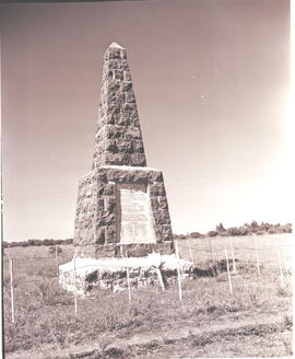 Colenso district, 1948. War memorial on battlefield.