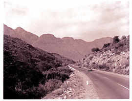 Paarl district, 1964. Du Toitskloof Pass.