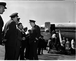 September 1968. Arrival of the crew of flight SAA 233. SAA Boeing 707 ZS-EUX 'Port Elizabeth'.