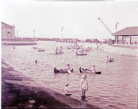 Durban, 1946. Swimming pool on the beachfront.