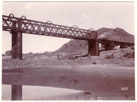 Norvalspont, circa 1900. Main bridge showing Bates girders.