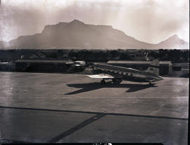Cape Town, 1948. Wingfield airport. SAA Vickers Viking ZS-BNL 'Mount Prospect'. Note Commer Comma...