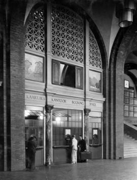Johannesburg, 1934. Park station booking office.