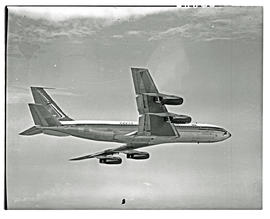 
SAA Boeing 707 ZS-CKC 'Cape Town' in flight. Note painted engines.
