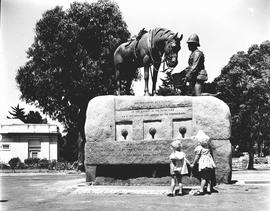 Port Elizabeth, 1940. Horse memorial.
