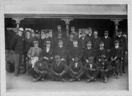 Noupoort, 1907. Stationmaster and staff.