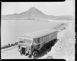 Graaff-Reinet, 1939. SAR Albion bus at Van Ryneveldspas Dam.
