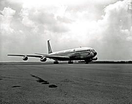 
SAA Boeing 707 ZS-CKD 'Cape Town' on runway.
