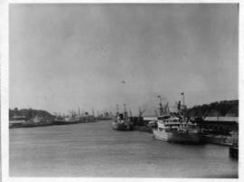 East London, 1950. Ships in Buffalo Harbour.