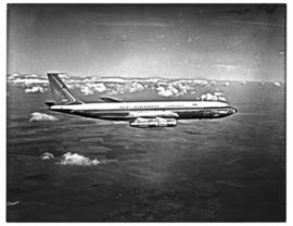 
SAA Boeing 707 ZS-DYL 'Bloemfontein' in flight.
