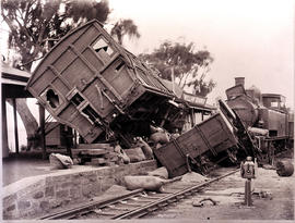 Estcourt district, January 1901. Railway accident at Willow Grange.