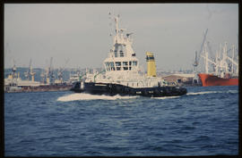 Durban, 1984. SAR tug 'Bertie Groenewald' in Durban Harbour.