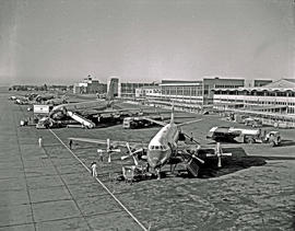 Johannesburg, 1961. Jan Smuts airport. SAA Vickers Viscount ZS-CDZ 'Hartbees'. Aircraft, building...