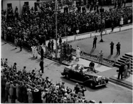 Ermelo, 26 March 1947.  Aerial photograph showing Royal family in open Daimler.