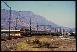 Cape Town, January 1985. SAR type 5M2A suburban train.