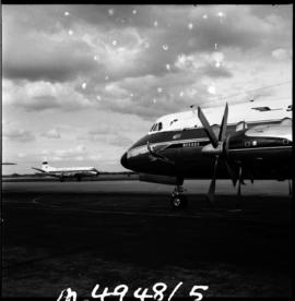 December 1958. Arrival of SAA Vickers Viscount ZS-CDU 'Bosbok'.