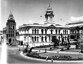 Port Elizabeth, 1946. City Hall and Market Square.
