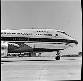 Johannesburg, 1971. Jan Smuts airport. SAA Boeing 747 ZS-SAN 'Lebombo' before hangar.