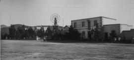 Matjiesfontein, 1895. Logan's Hotel and other buildings. (EH Short)