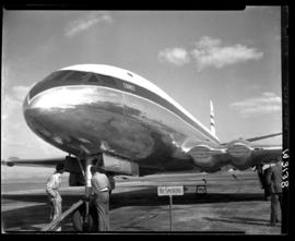 Johannesburg, 18 July 1951. Palmietfontein Airport. Arrival of BOAC de Havilland Comet G-ALZK. Th...