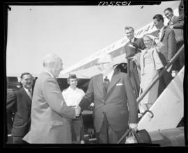 October 1960. Arrival of Sir Arthur Vincent on first East African Airways de Havilland Comet VP-K...